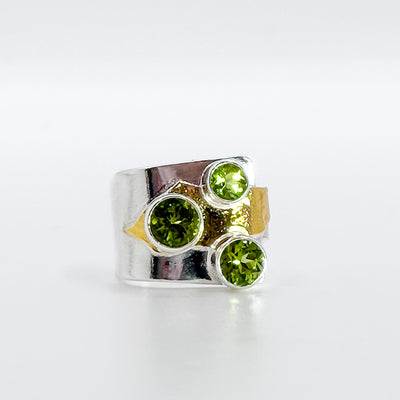 Sterling/24k gold crotch hugger ring with Peridot