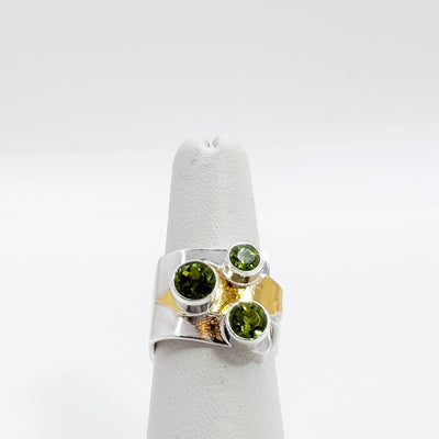 Sterling/24k gold crotch hugger ring with Peridot