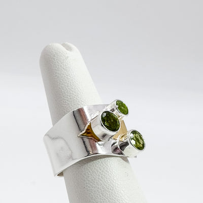 Sterling/24k gold crotch hugger ring with Peridot