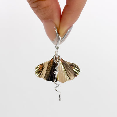 Ginkgo earrings with vine