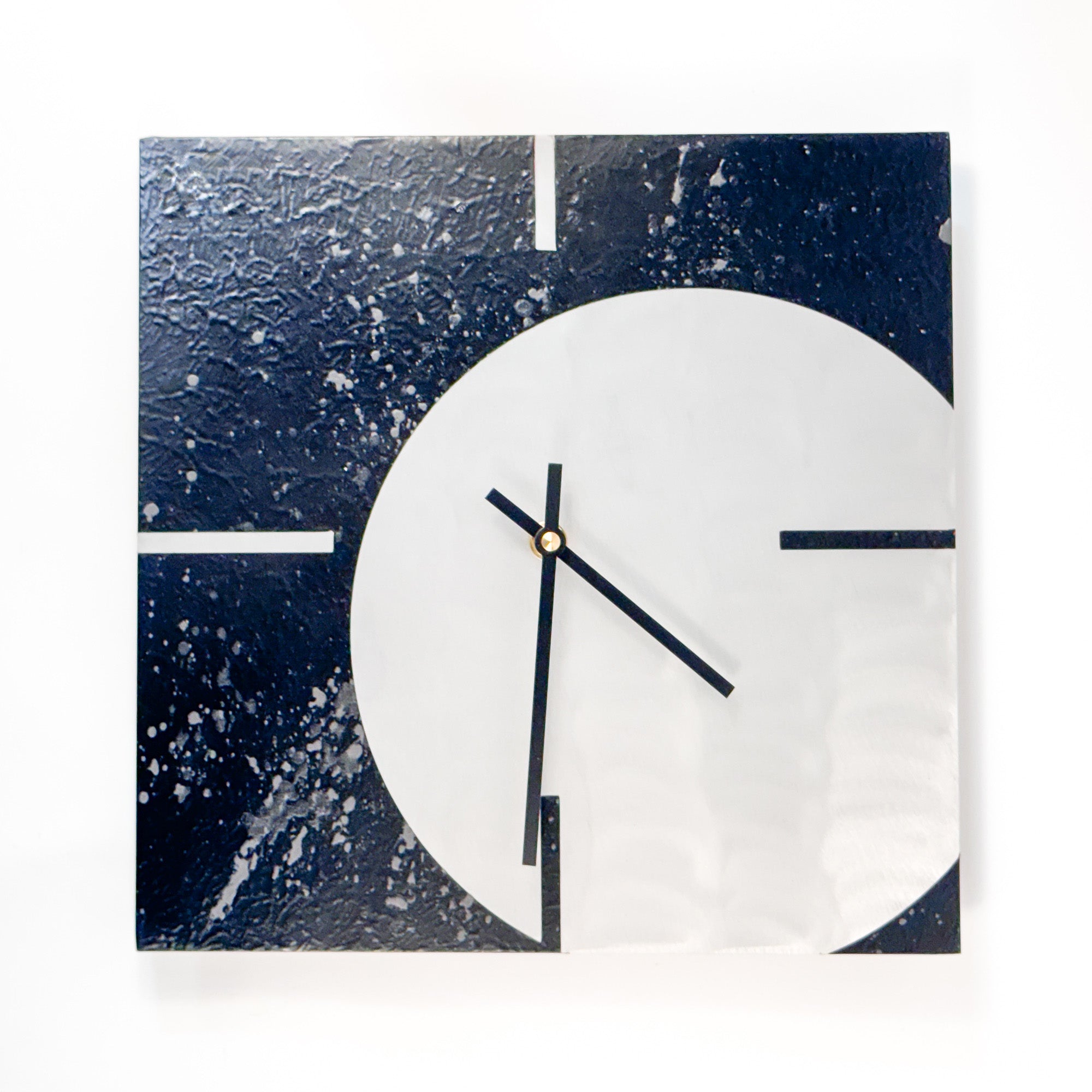 Circle & Square clock in midnight