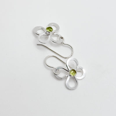 Daisy Drop earrings with Peridot